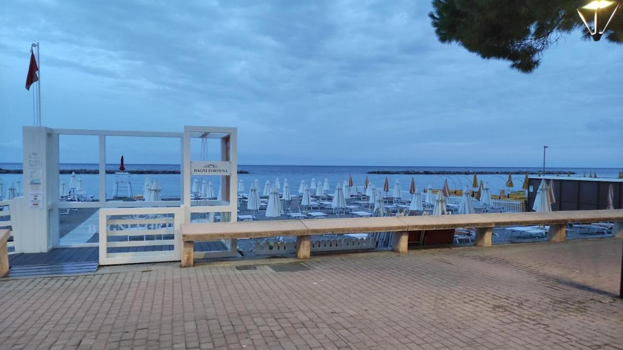 Hotel Fortuna San Bartolomeo Al Mare Exterior foto
